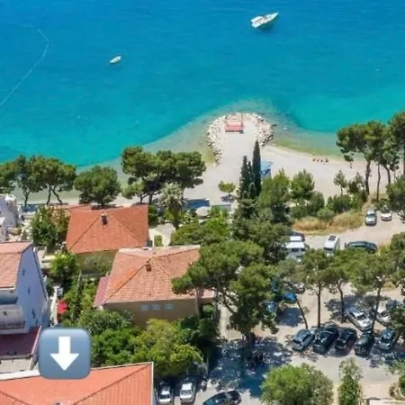 Apartment Just Steps To Sea Makarska